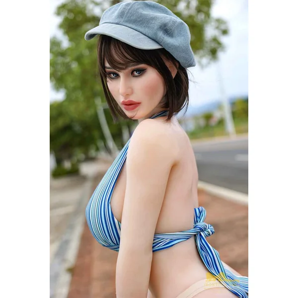 Valentina – 5’4″ | 163cm Sex Doll