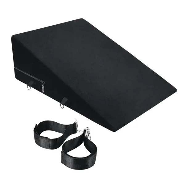 Whip Smart Try-angle Cushion